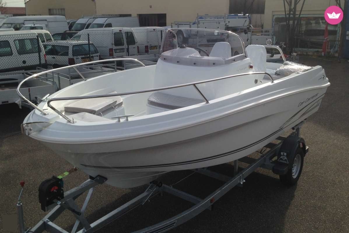 Jeanneau Cap Camarat 5.5Cc à Antibes à louer