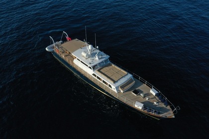 Charter Motorboat Chantier de l'Estérel Estérel 84' Menorca