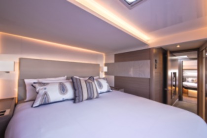 Robertson & Caine LEOPARD 53PC 370hp