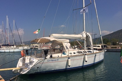 Hyra båt Segelbåt JEANNEAU Sun Odyssey 43 Salerno
