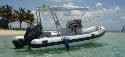 Location Semi-rigide Beluga 18 Open Le Gosier