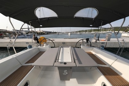 Hyra båt Segelbåt Beneteau Oceanis 45 - 4 cab. Sukošan