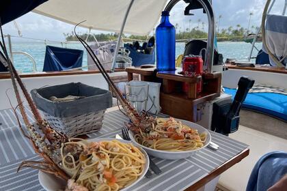 Private sailing boat for 2 people