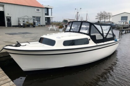 Charter Houseboat Albin 25 Soft top Sneek