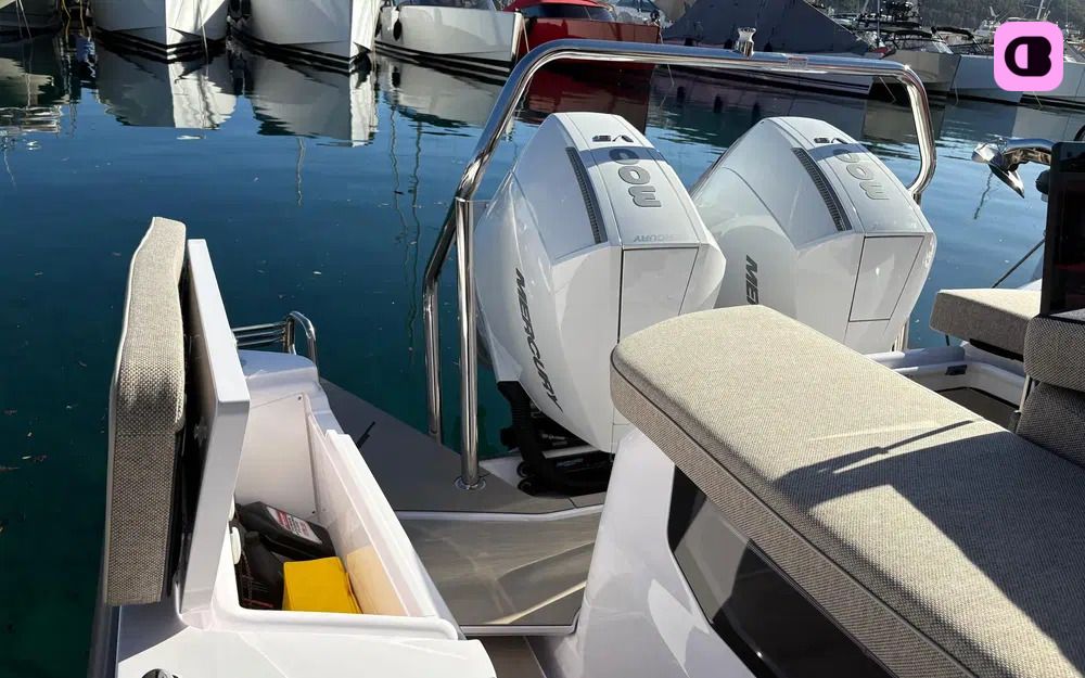 Bateau à moteur Axopar 37 600cv 8