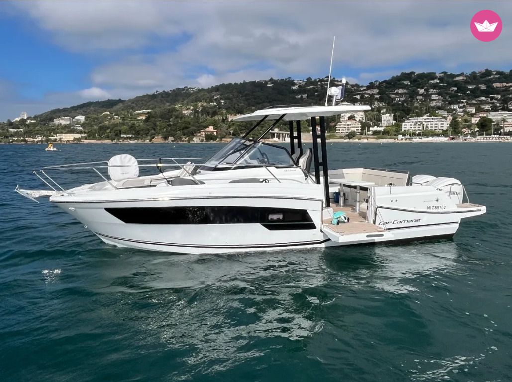 Bateau à moteur Jeanneau CAP CAMARAT 9.0 Série 2 500cv 3