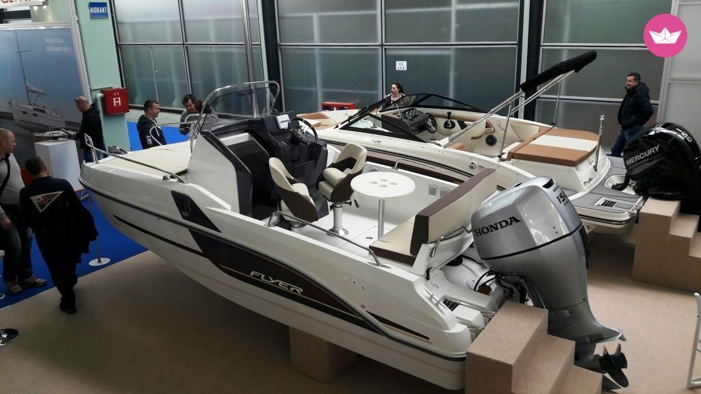 Charter Motorboat Beneteau Flyer 5.5 Split