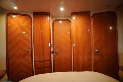 50 ft Luxury Yacht in Dubai Marina Walk - Dubai Cruise - Quality Service - 16 People Capacity