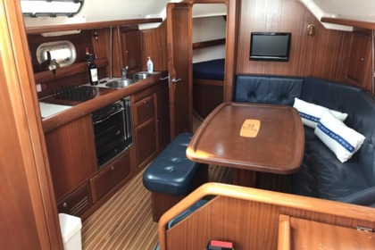 Enjoy relaxed sailing with the Bavaria 35