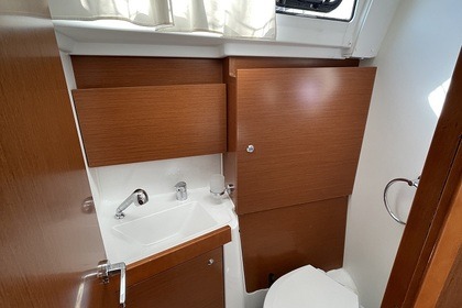 Verhuur Zeilboot BENETEAU OCEANIS 38 Kroatië