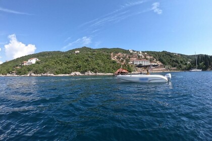 Hire Motorboat Gaia 220 Herceg Novi