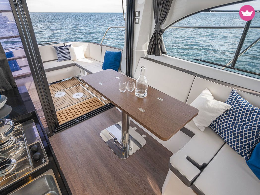 Bateau à moteur Beneteau Antares 11 600cv 8
