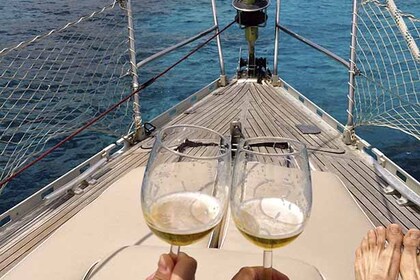 BATEAU PARTAGÉ AUTOUR DES ÎLES DE LA MER IONIENNE.