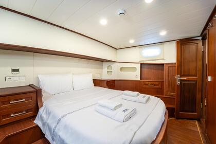 Fethiye Luxury Boat : Unwind in Paradise, Lunch Included