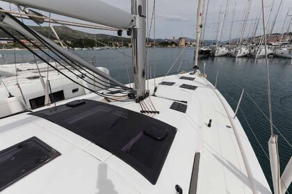 Hyra båt Segelbåt Dufour Yachts Dufour 470 - 4 cab. Brač