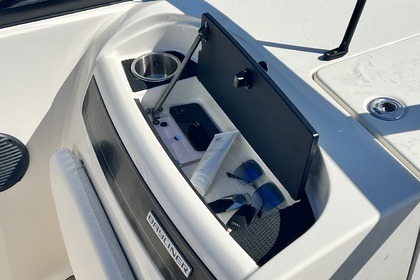 Bayliner VR6 Bowrider - Navega con INFINITY