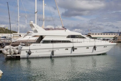 Location Yacht à moteur Mochi Craft Fly | 16m Nice