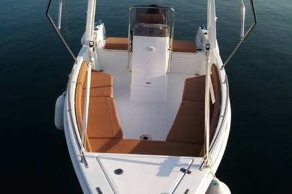 Bateaux moteur 115 CV 4 temps