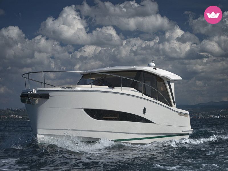 Charter Motorboat Greenline 39 Zadar