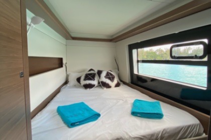 Verhuur Catamaran Nautitech 46 Fly Black River