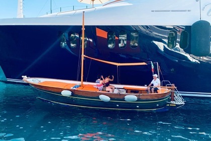 Hire Motorboat Gozzo 7.50 metri Capri