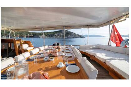 16 People Capacity Traditional Gulet