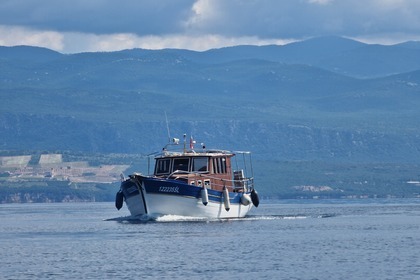 Charter Motorboat Marina betina Pasara Vrbnik