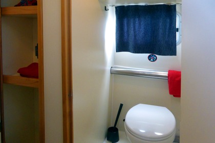 Louez cette péniche pour découvrir les beautés