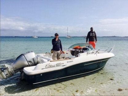 Charter Motorboat Jeanneau Cap Camarat 6,25 La Forêt-Fouesnant
