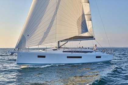 Ενοικίαση Ιστιοπλοϊκό σκάφος Jeanneau Sun Odyssey 410 Ιέρ