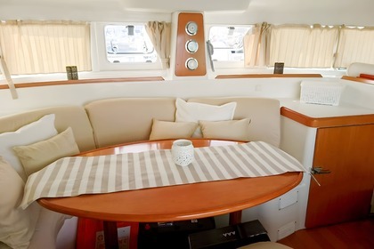 Catamaran premium charter