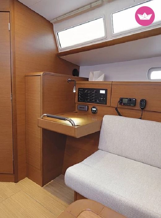 Jeanneau Sun Odyssey 37.9 in Athens for rental