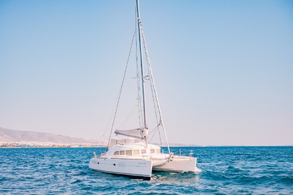 Rental Catamaran Lagoon-Bénéteau Lagoon 380 S2 - 4 + 2 cab. Alimos