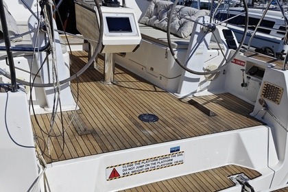 Noleggio Barca a vela BAVARIA CRUISER 37 Ponte