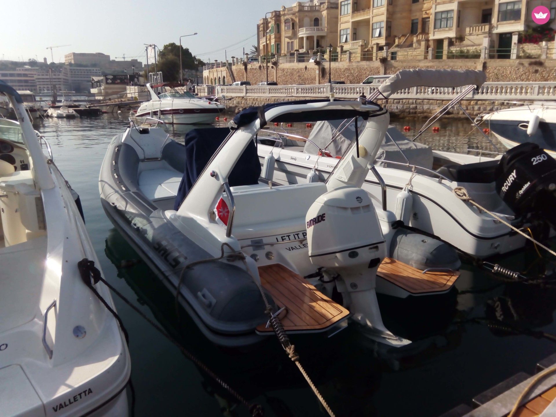 Sacs Sacs 680 in Sliema for rental