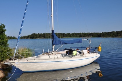 Charter Sailboat Comfort 30 Åkersberga