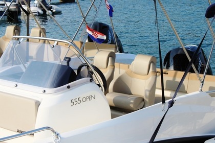 Rental Motorboat QUICKSILVER 555 Open Vrsar