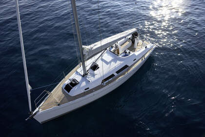 Charter Sailboat HANSE 370 Piombino