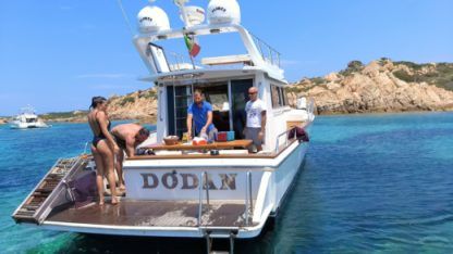 Location Bateau à moteur Big Game 45 Sedan La Maddalena
