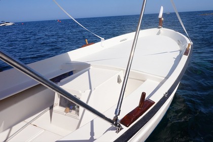 THE AUTHENTIC LLAÜT FOR A GATEWAY ON THE COSTA BRAVA