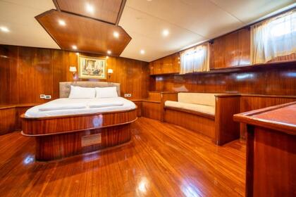 Gulet with 6 cabins
