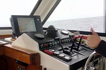 All-inclusive Economic Cruises with Profesional Yacht ChrisCraft 260HP and mandatory skipper included