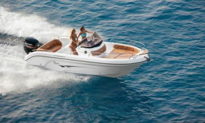 Rental Motorboat Ranieri Voyager 23 Preko