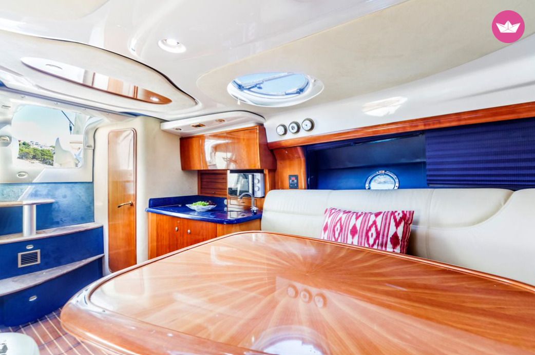 Charter Cranchi Endurance 41