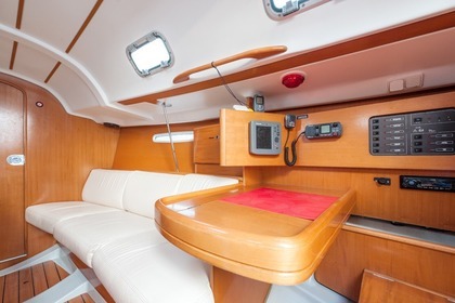 Location Voilier BENETEAU First 31,7 Brest