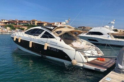 Noleggio Barca a motore Azimut ATLANTIS 54 Poltu Quatu
