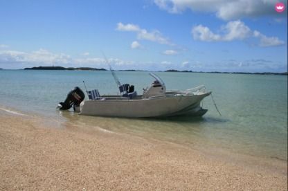 Location Bateau à moteur Open En Aluminium Lycorne Granville