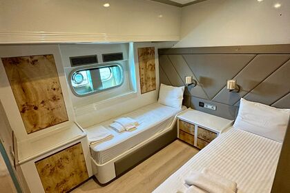Ultra Luxury gulet with a capacity of 10 people