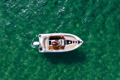 Czarter Łódź bez patentu  Compass 150cc Korfu