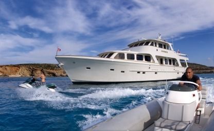 Rental Motorboat Luxury Yacht 24M Msida